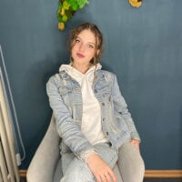 Linda_Reed_'s Offline Chat Room