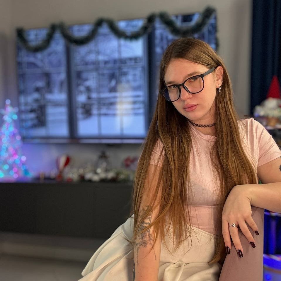 watchgirlcam.com arlinefarone livesex profile in white-hair cams