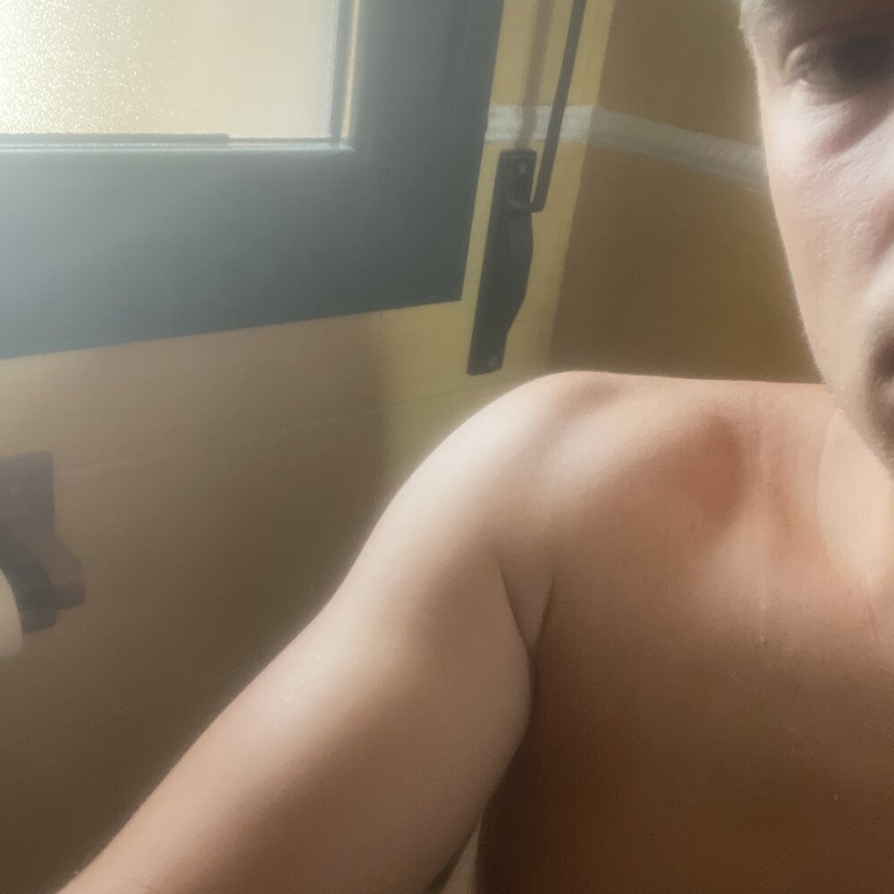 sexhot789213's Offline XXX Chat