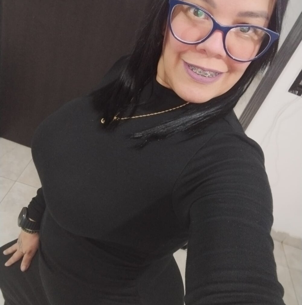 glamcambabes.com sofia_lopez70 livesex profile in bisexual cams