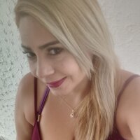 lasexyrubia's Offline XXX Chat