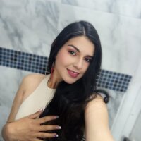 Briana_CruzZ's Offline Chat Room