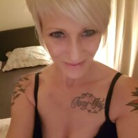 Ladyloveseks40's Offline XXX Chat