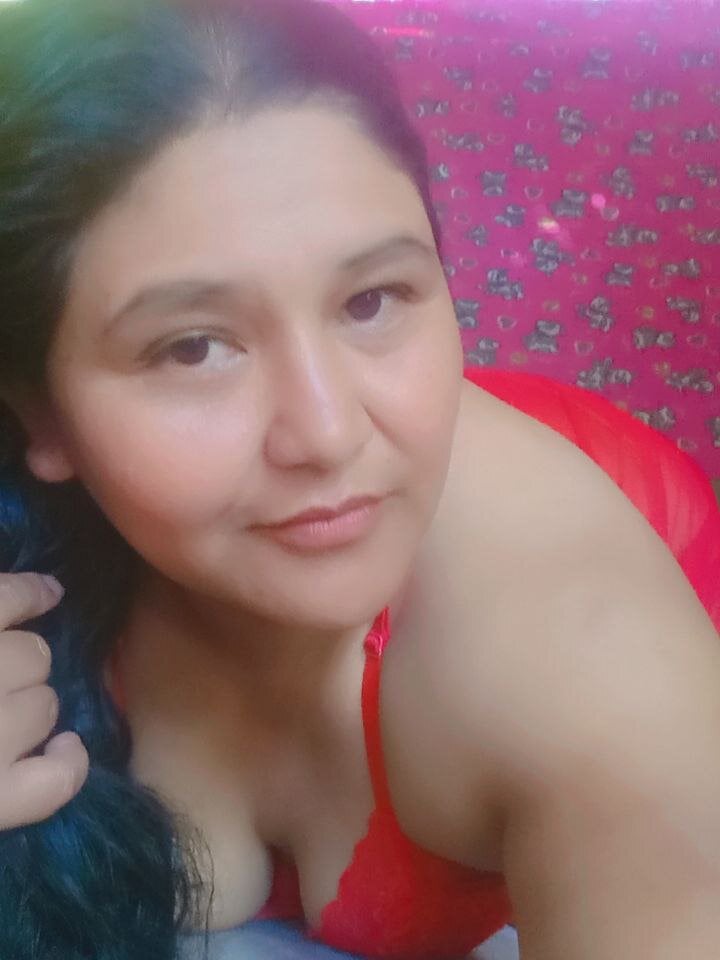 stripchat mamasita2026 webcam profile pic via chatnmate.com