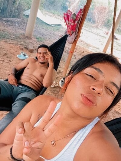 SKARLET_AND_KONYE