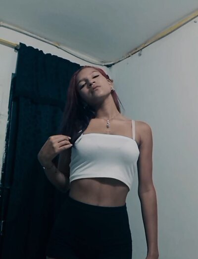 anahi_zc from stripchat