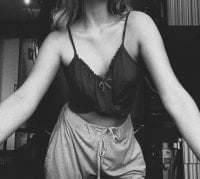 glassLadyLes Adlı Modelin Çevrimdışı Sohbet Odası