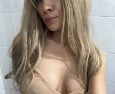 dasha_miayy Live Cam and Statistics on UnifiedCams
