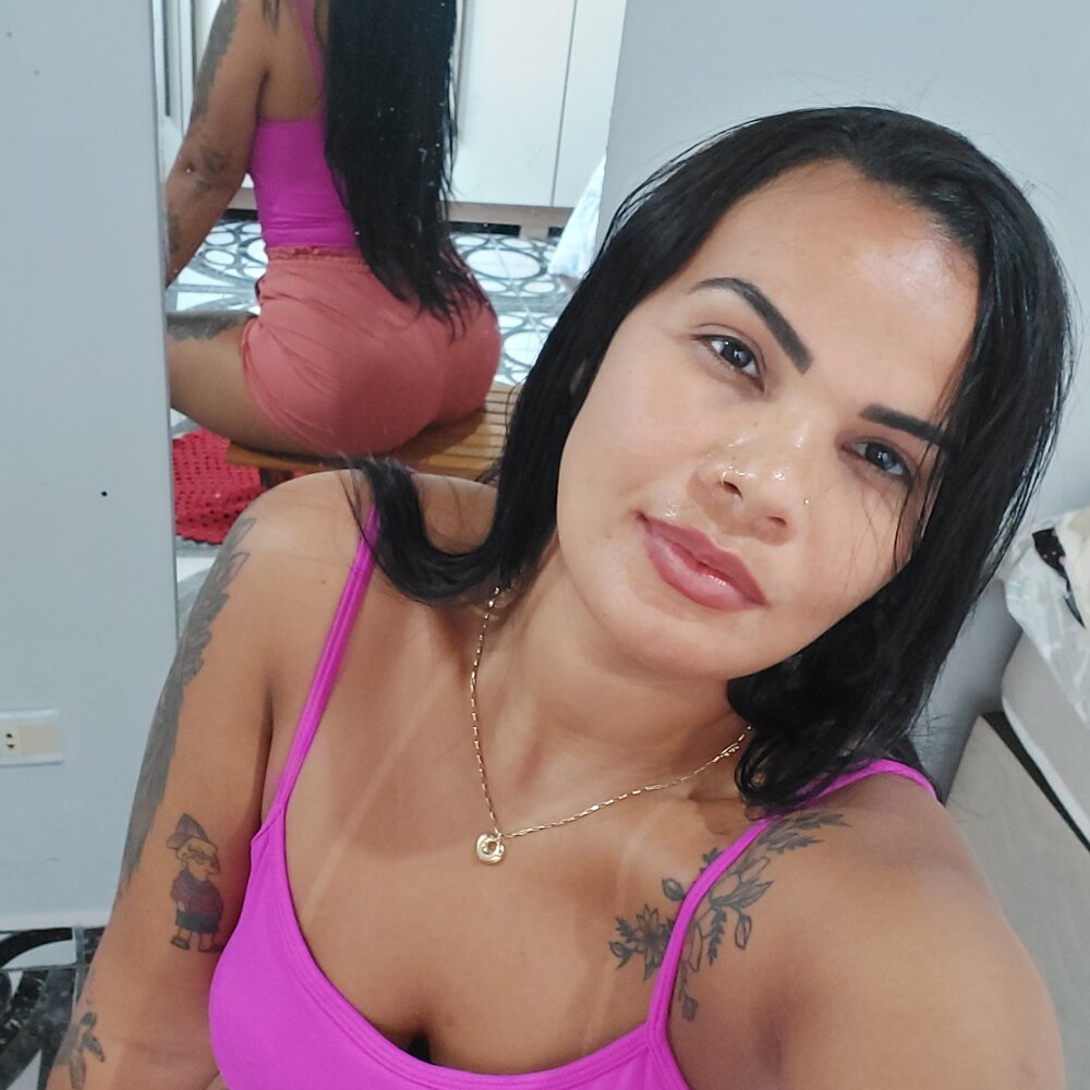 Watch amandavalle live on cam at StripChat