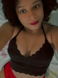 Stephanie_Lima1's Offline Chat Room