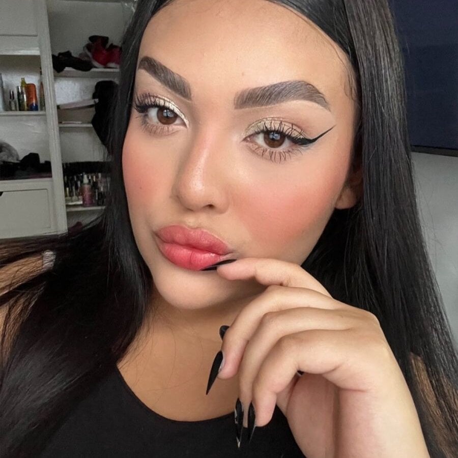 watchgirlcam.com emma_stoonne livesex profile in large cams