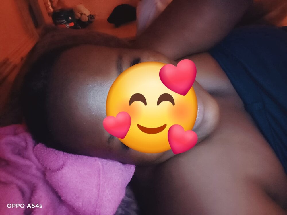 ladyDee448's Offline XXX Chat