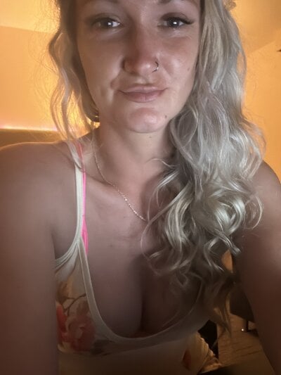 Sensational-Poppy Female Blondesyoung Live Cam Sex
