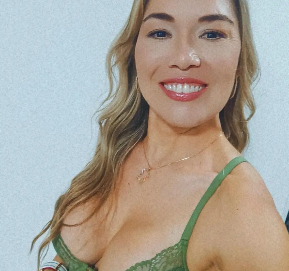 lupe_jaramillo's Offline XXX Chat
