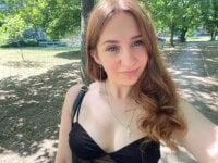 LunaToneD's webcam live show