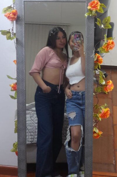 Anne_and_Miaa11