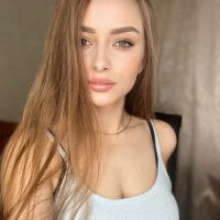 Adriana_Berington's Offline Chat Room
