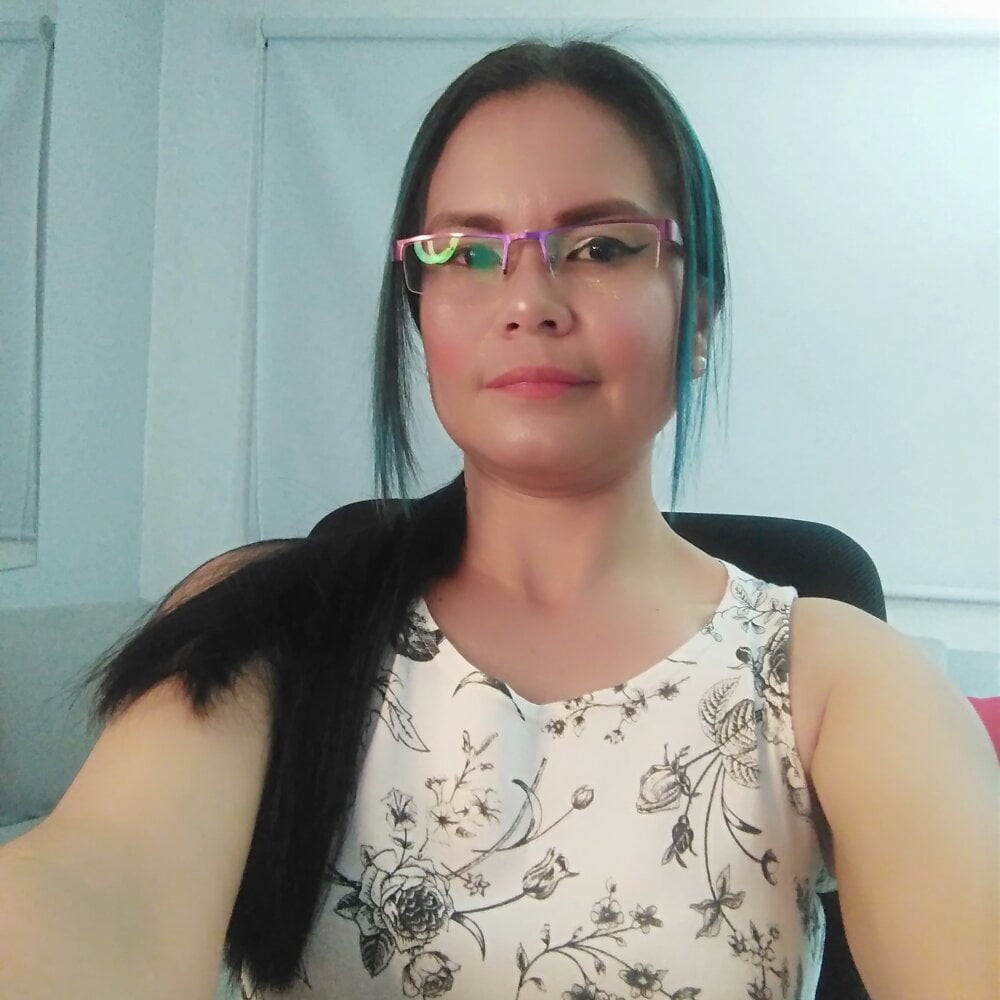 Gisele_Budcheen profile