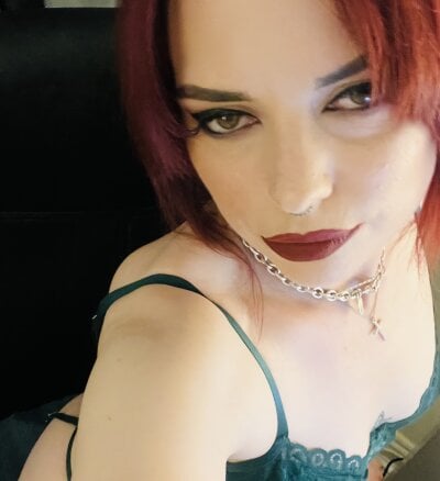 livelovelanaUk on StripChat