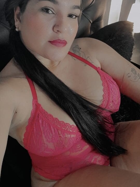 Watch  maturebig4u live on StripChat