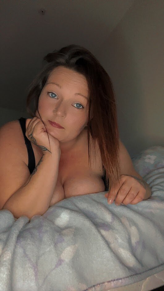 PrettyLittleCamGirl
