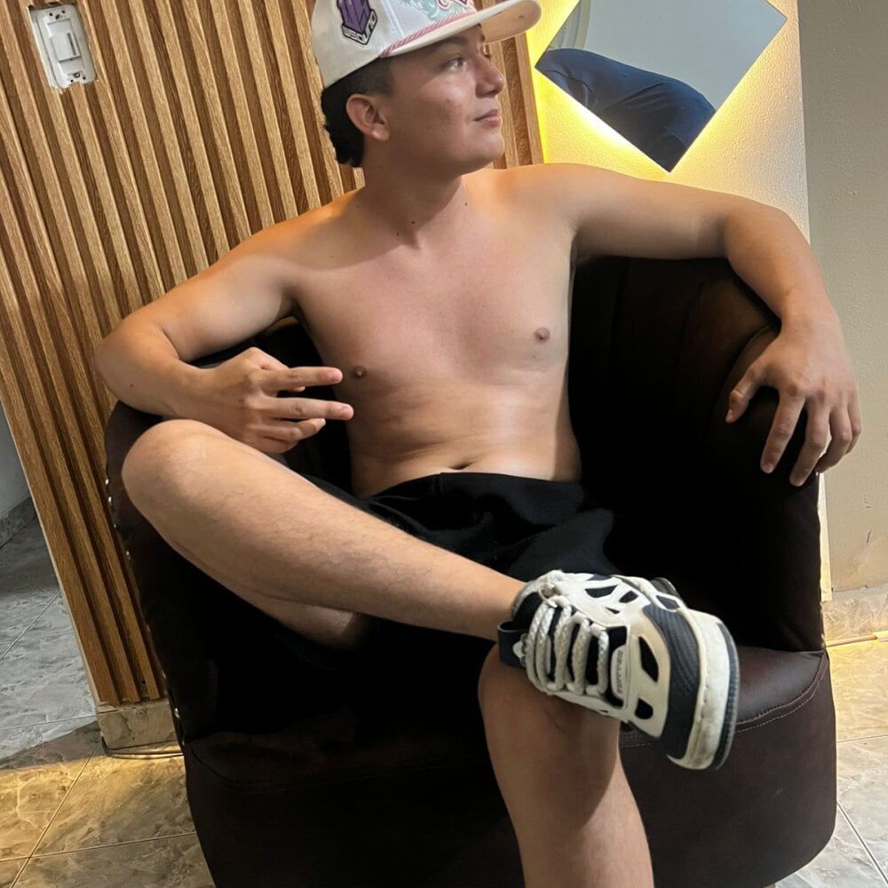 MateoParquer's Offline XXX Chat