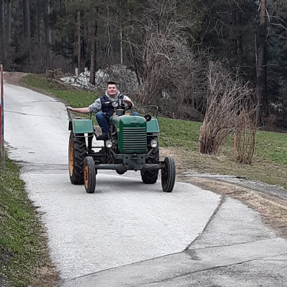 Hotchriss2000 Adlı Modelin Çevrimdışı XXX Sohbeti