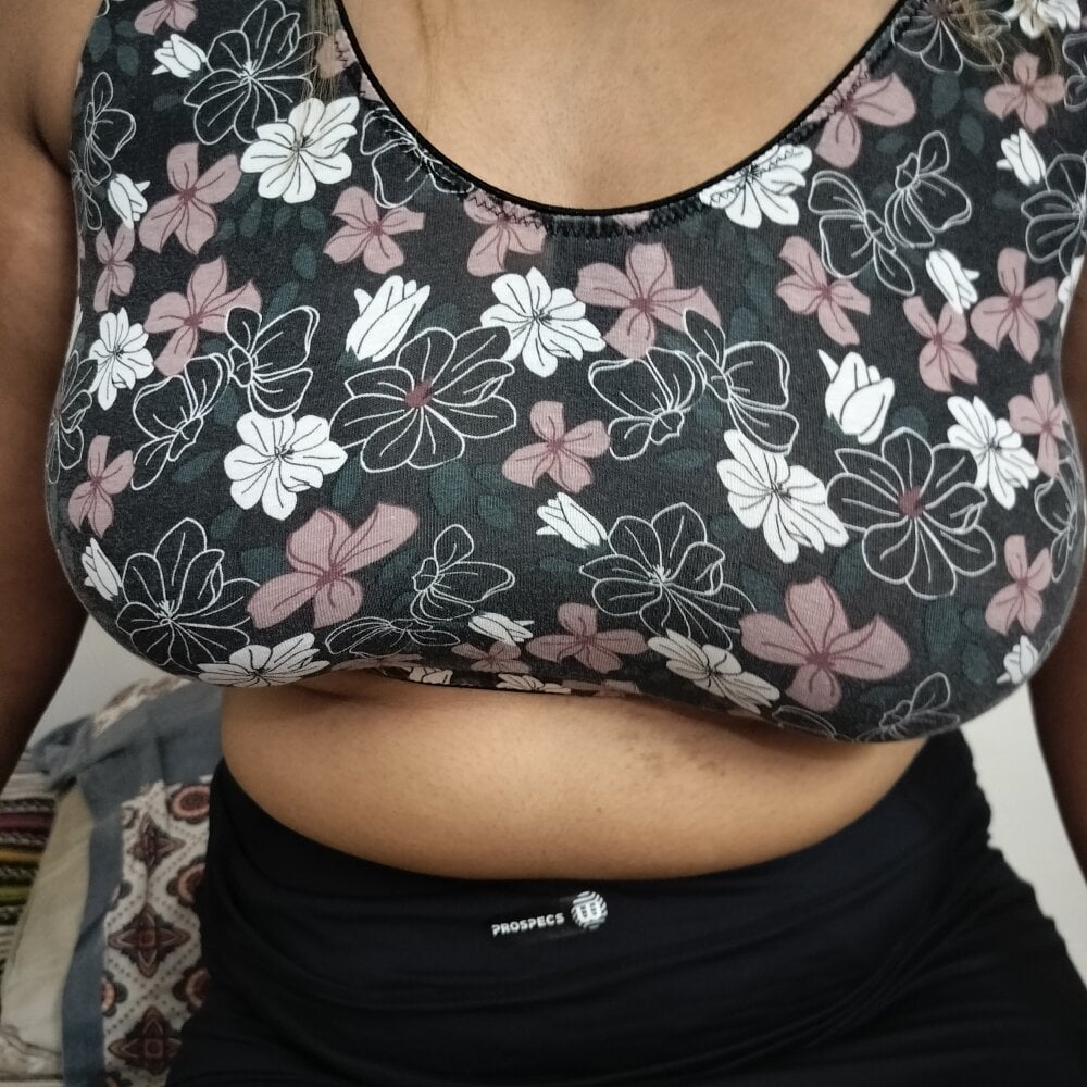 yuthika_mukarjee profile