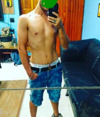 Olhoosclaros's webcam live show