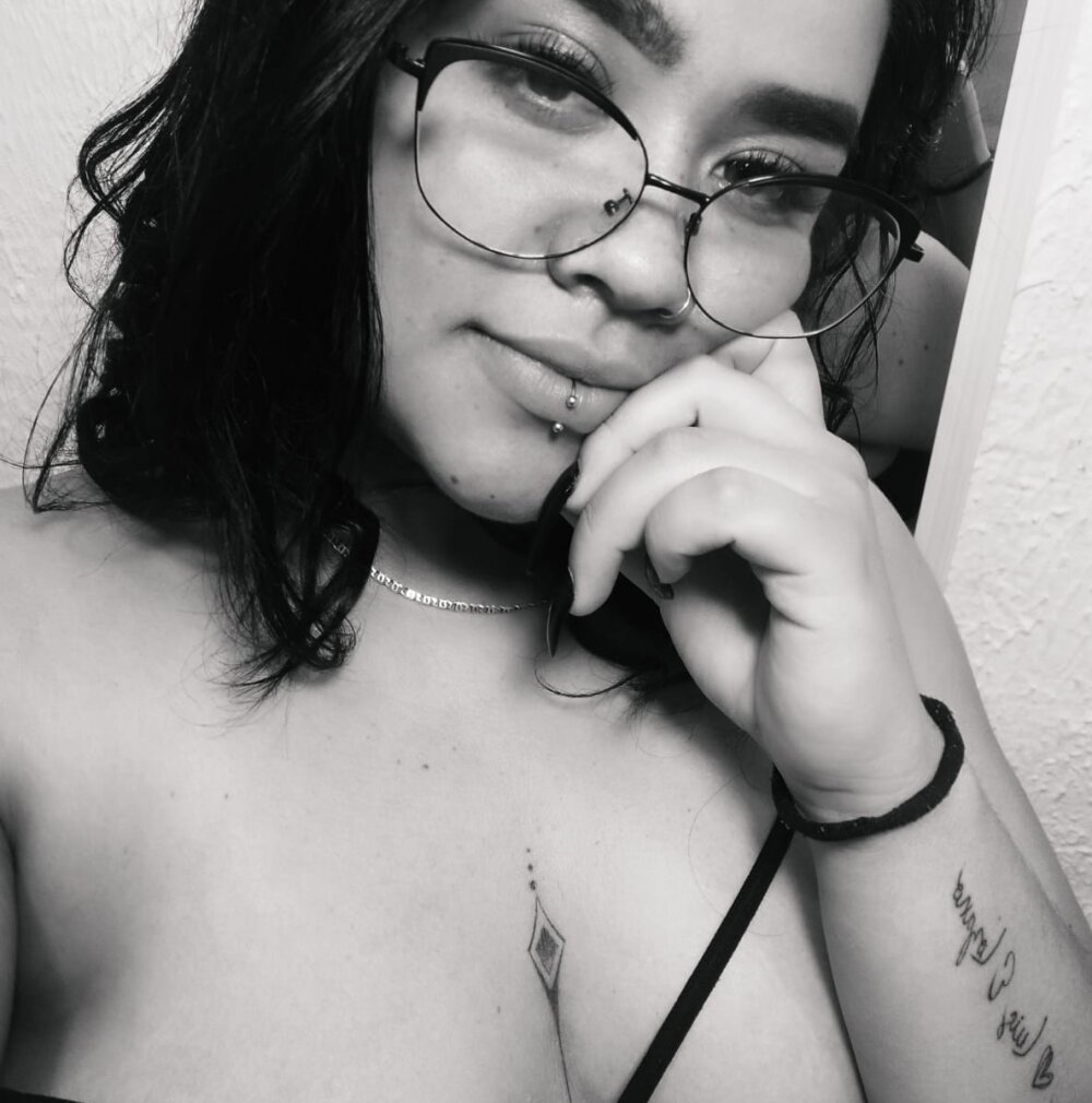 Live sex webcam photo for curvy_cata #291828468