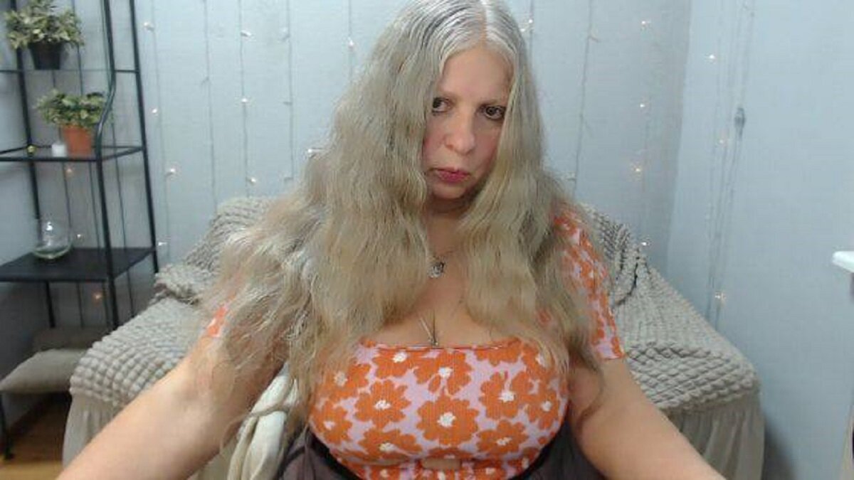 Silver_Sofia