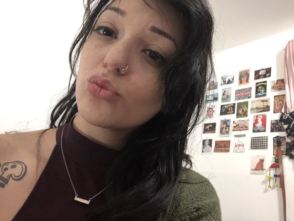 Live sex webcam photo for tastycakes999 #290210825