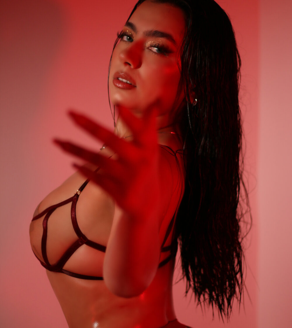 Live sex webcam photo for Nicollemays #290099304