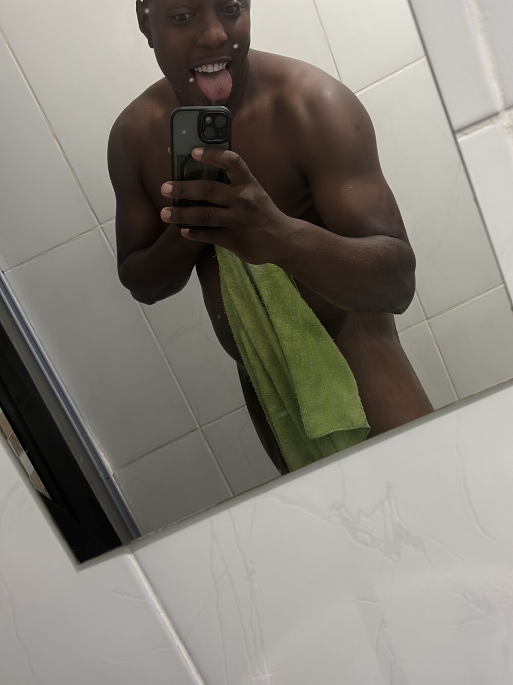 22Jjhon's Offline XXX Chat