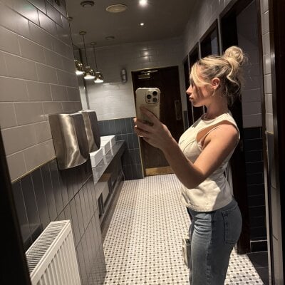 SexySaraxxoo on StripChat
