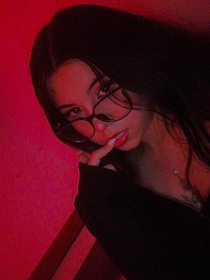 Live sex webcam photo for kiitty_tay #289968629