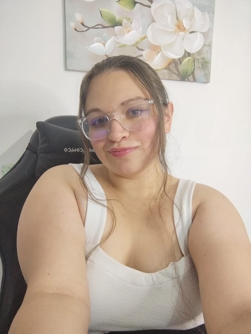 Zoe_Saharra