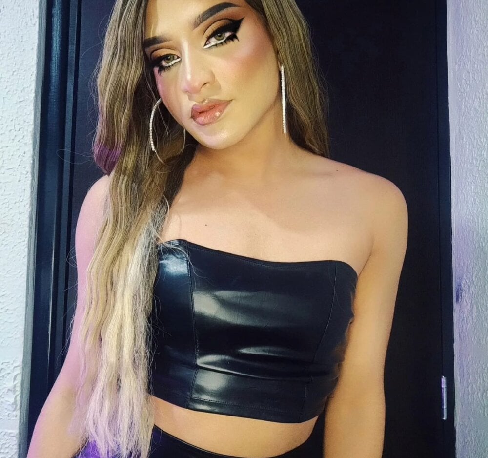 IsabellaMoons' Offline Chat Room