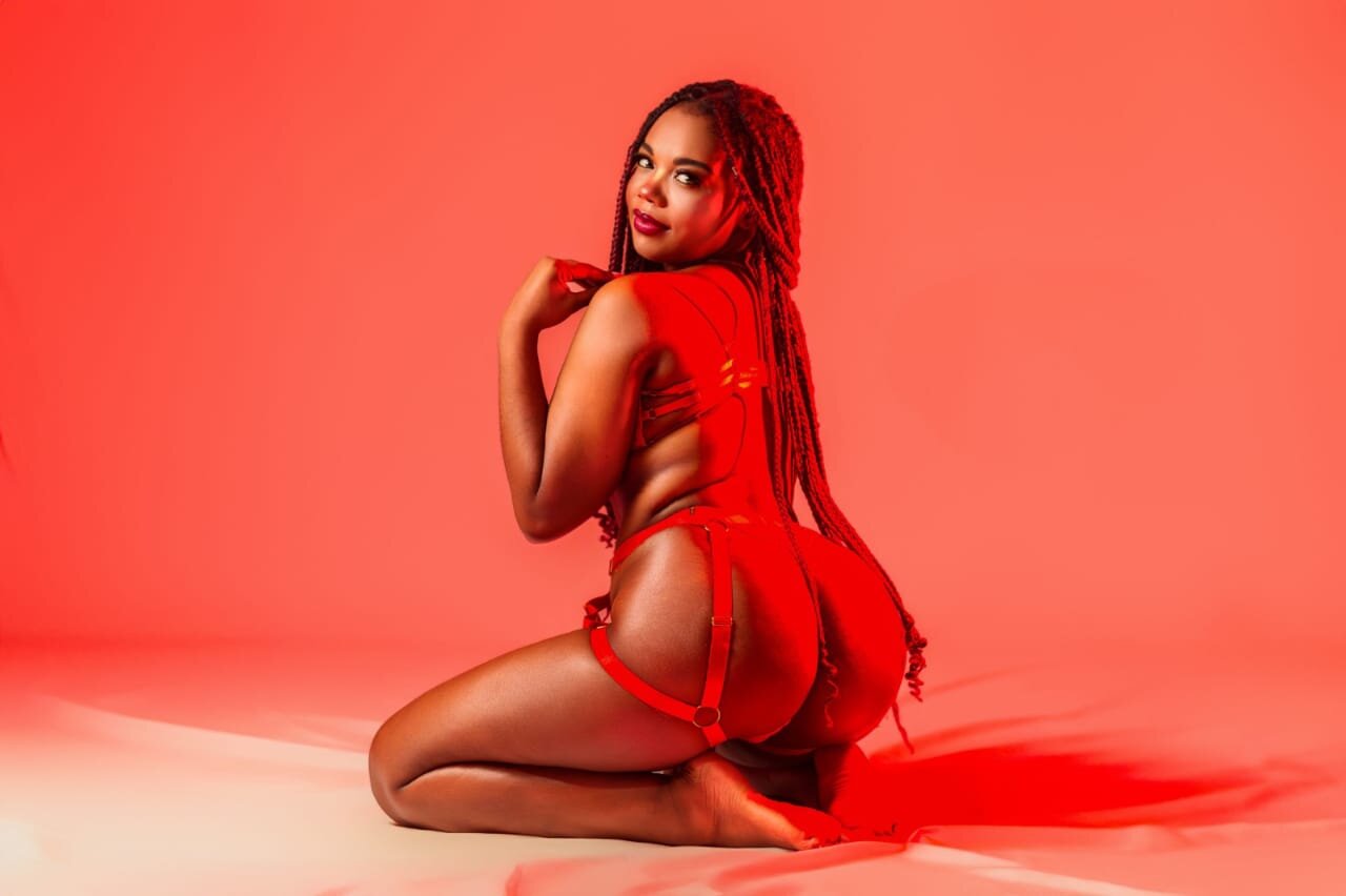 MIA_BELA