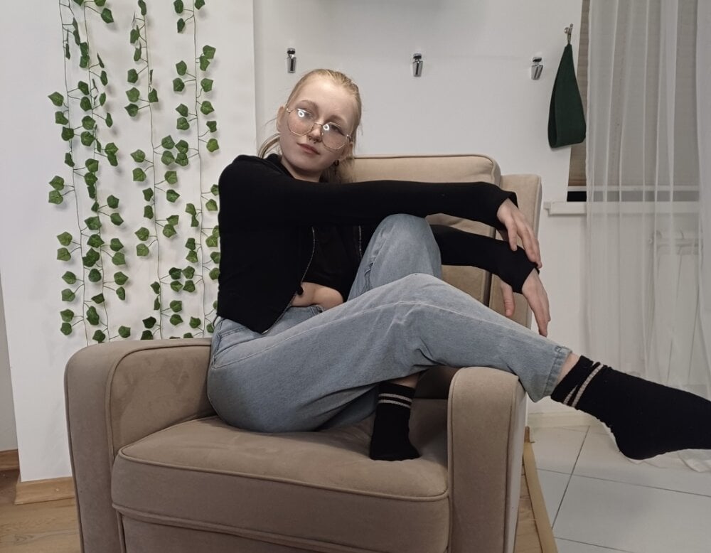LunaFeverr profile