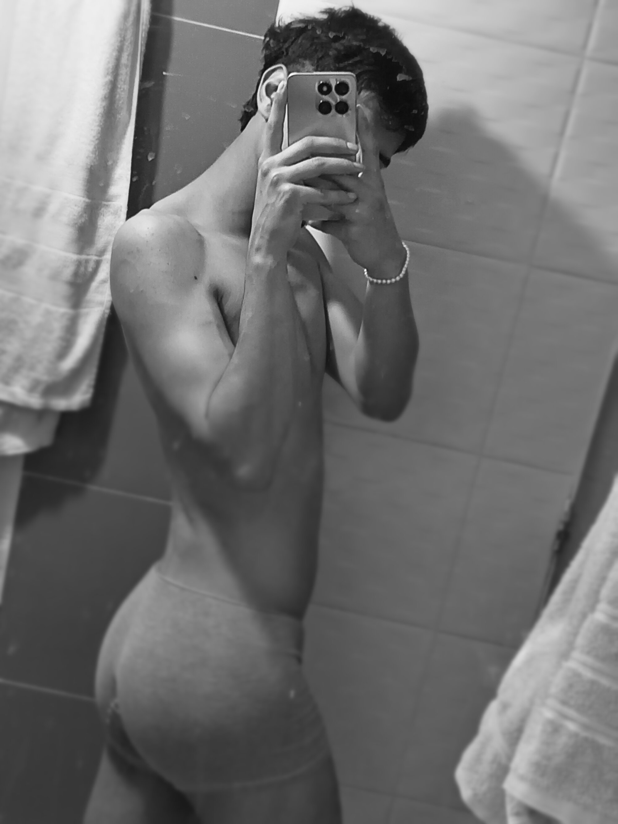 Lesboy_23