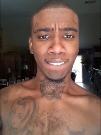 handsomezozo's Offline Chat Room