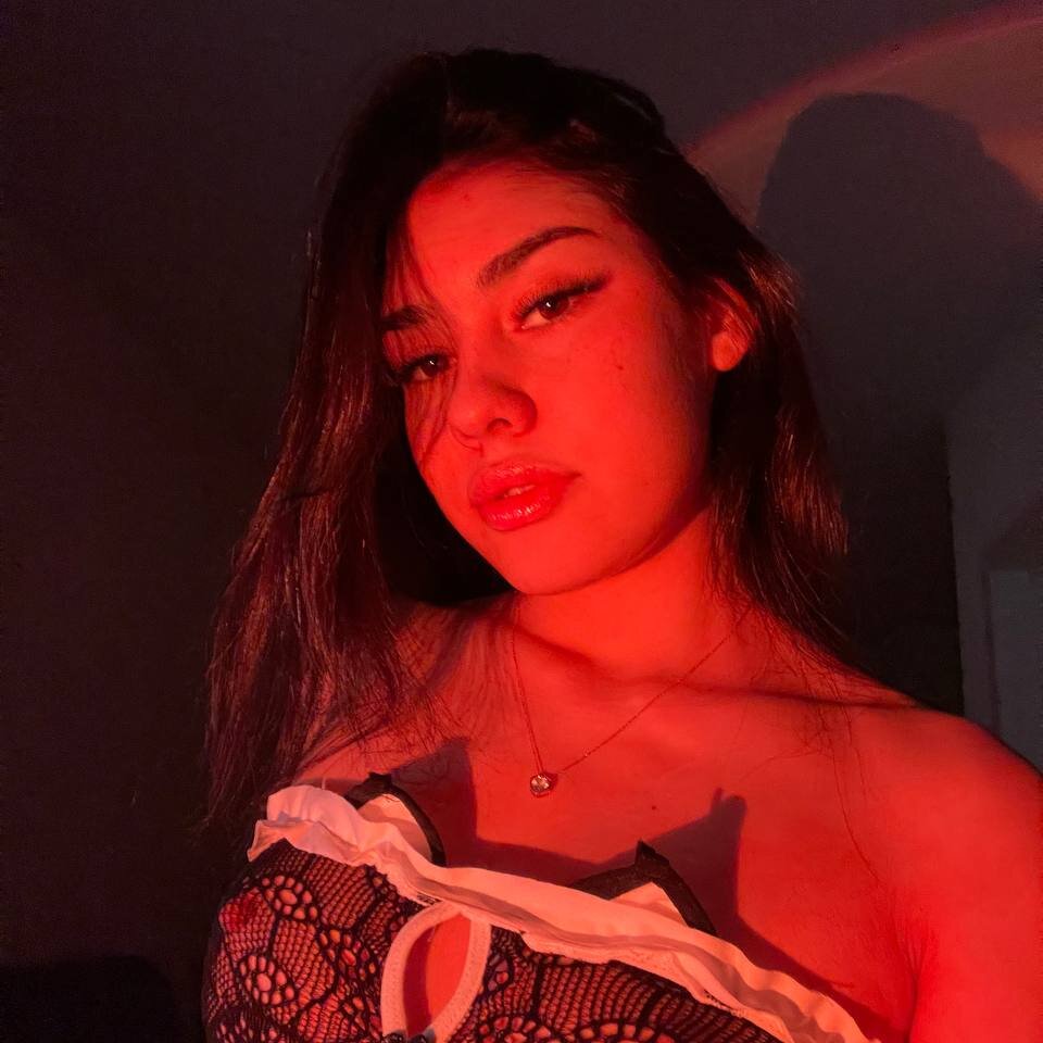 aliciecarroll webcam livesex profile on cheapadultsexcams.com