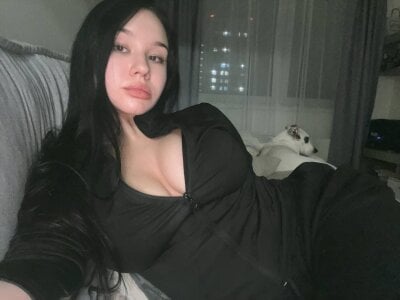 elivecams.com holy_loly livesex profile in ethnicityasian cams