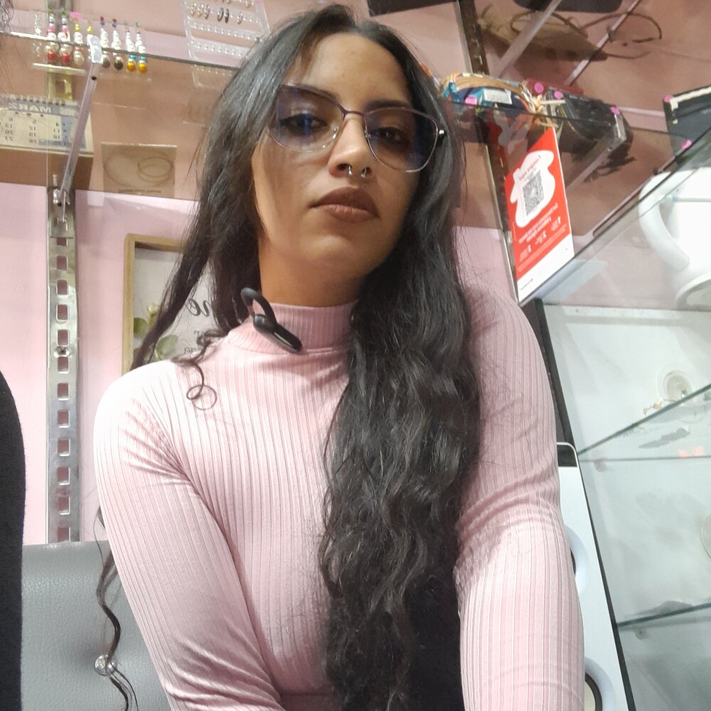 Live sex webcam photo for aliciahot69 #288242134