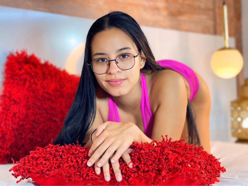 Melany_Morales' Offline XXX Chat