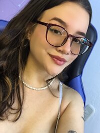 Chloe_Montes' Offline XXX Chat