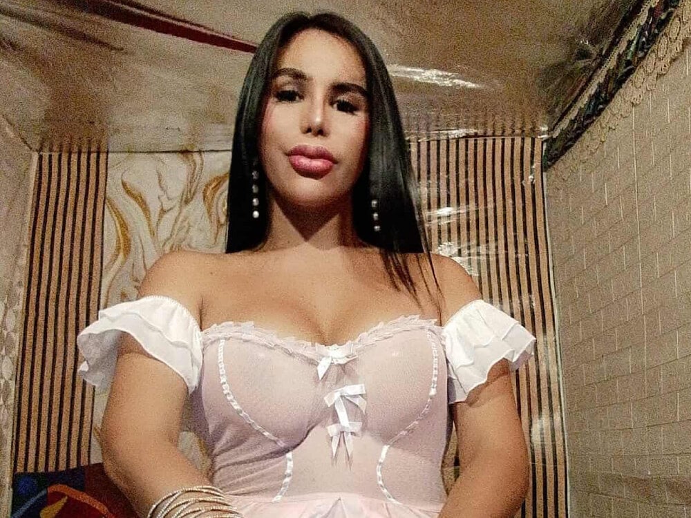 yakarena from stripchat