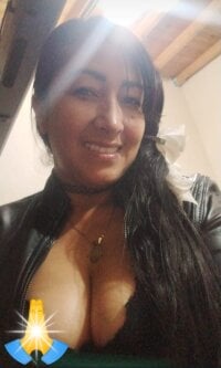 CHantal_33's Offline Chat Room