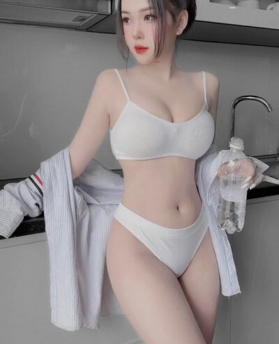 Emma_BG 👢 nude show